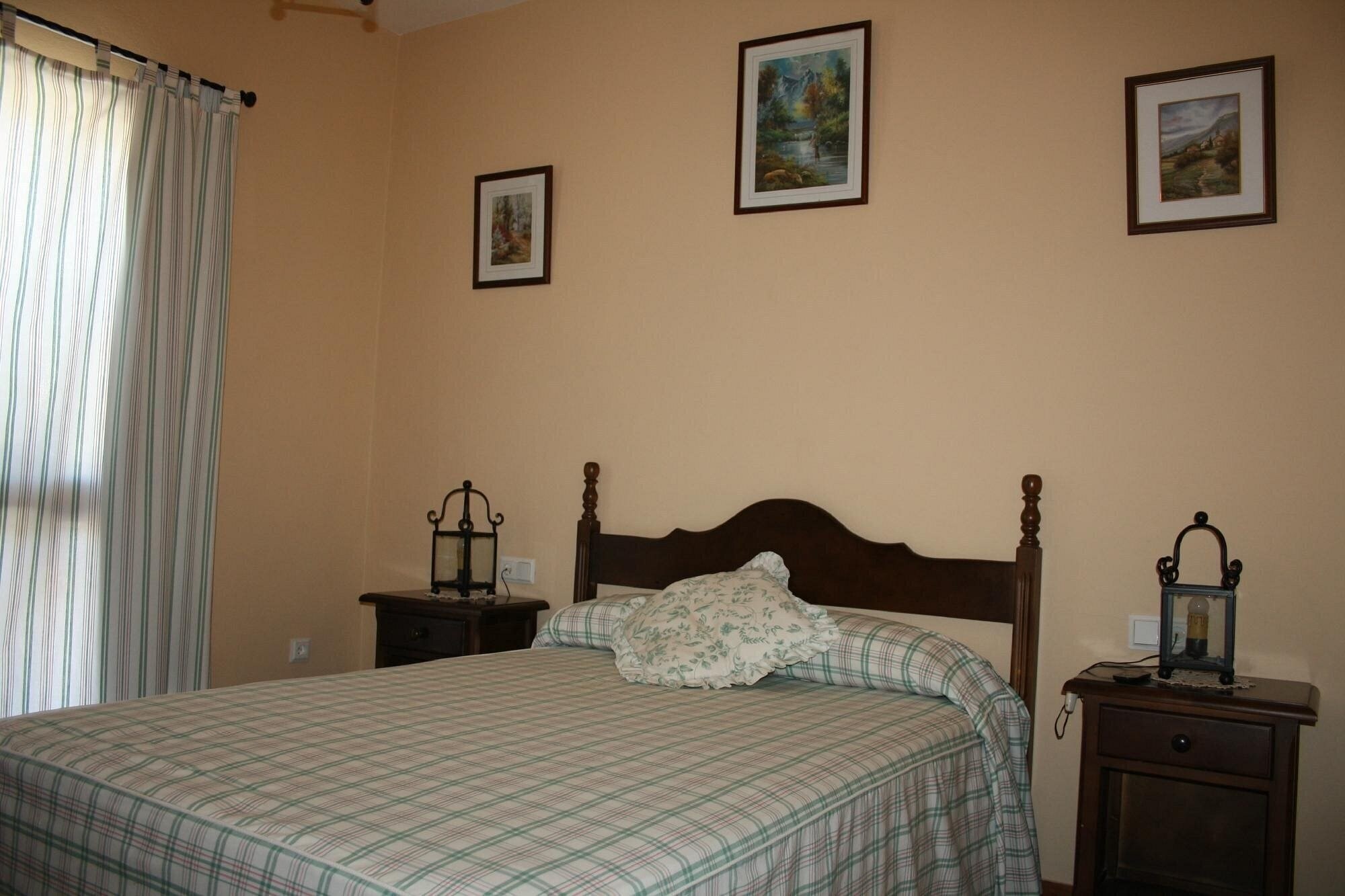 Zdjęcie Hostal Restaurante Atalaya 2*